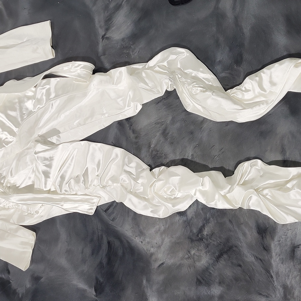 Elegant Cream Satin Leggings Set - Picture 3 of 8
